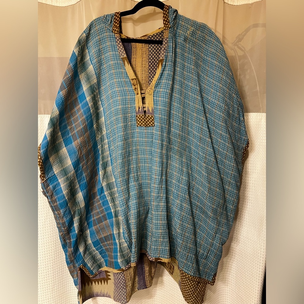 Kantha Bae Peace & Love Poncho - Picture 7 of 8